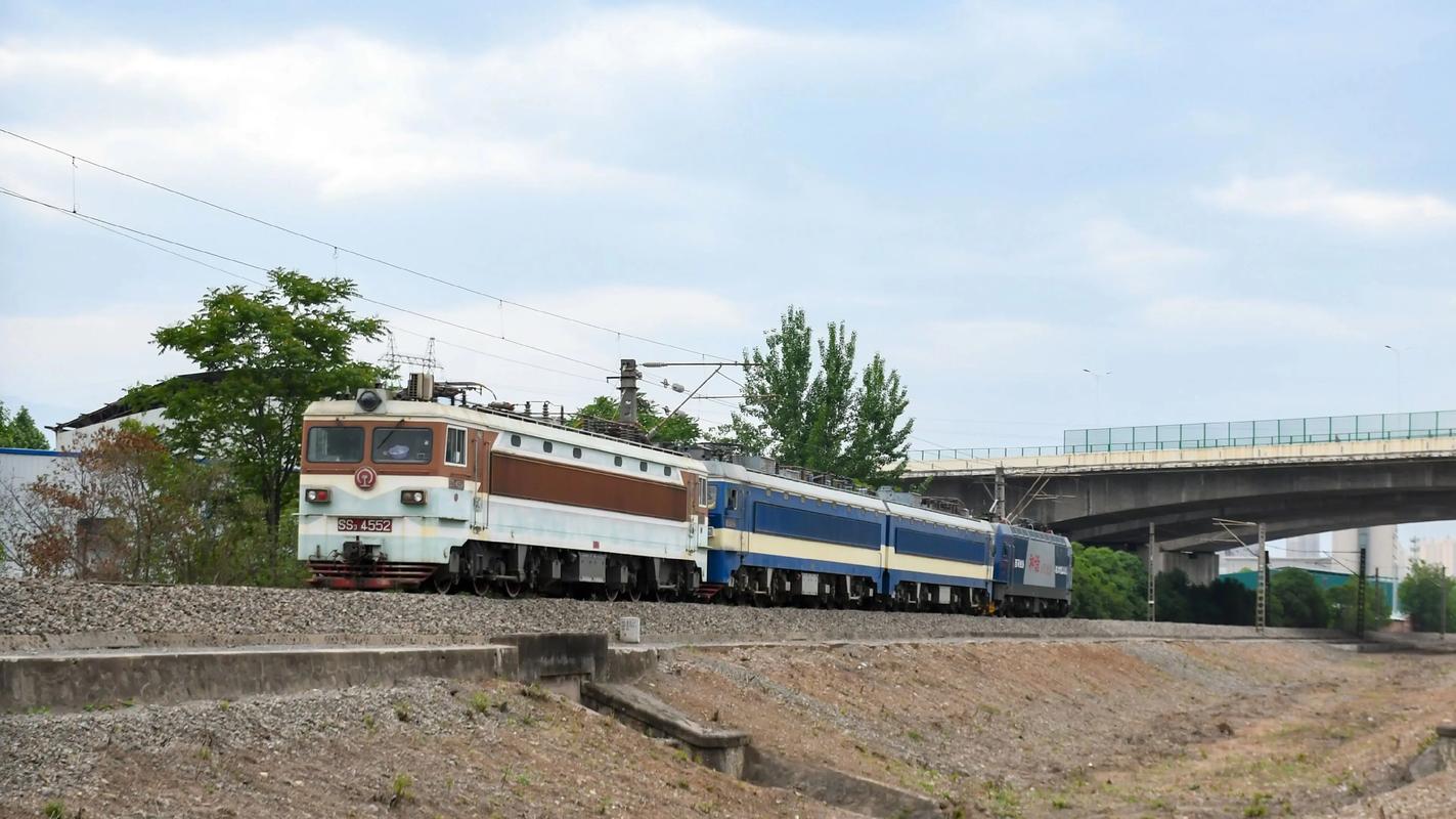 租用貨運(yùn)鐵路租用貨運(yùn)鐵路的車(chē)輛